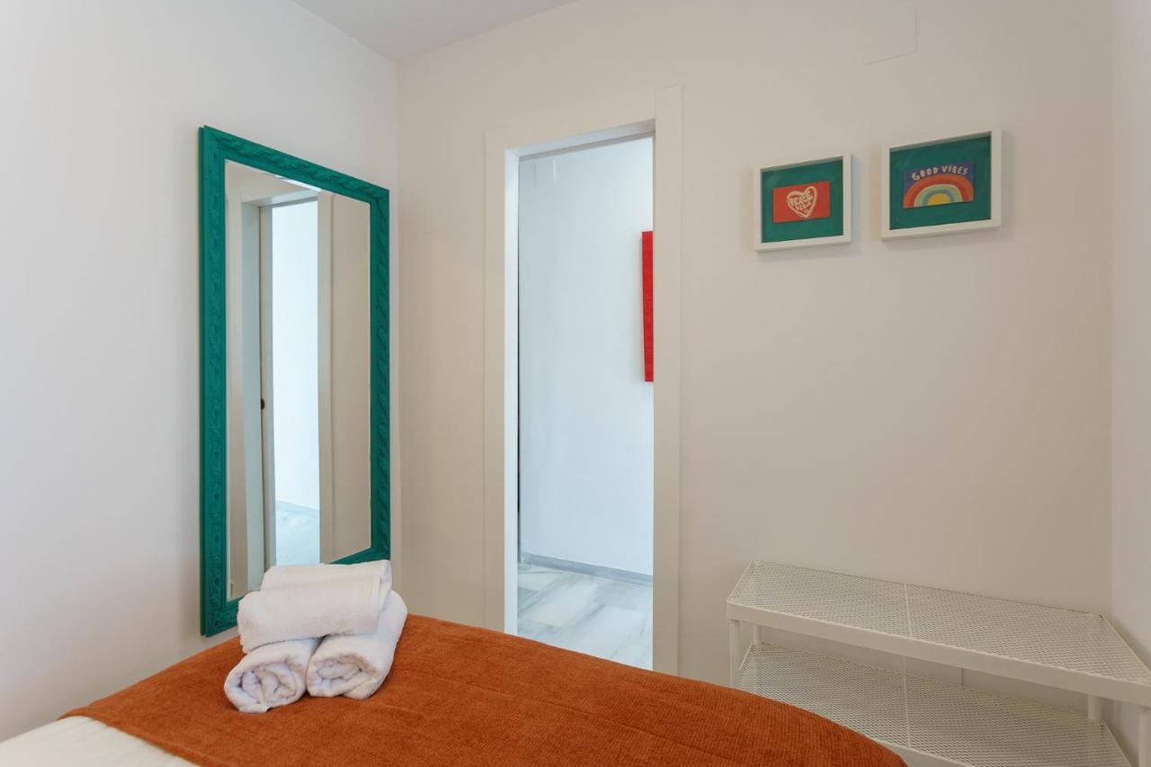 Malagasuite Carihuela Apartments Torremolinos Exterior photo
